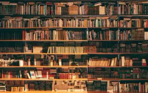 Verdieping in bijbelstudie met kruisverwijzingen en commentaren