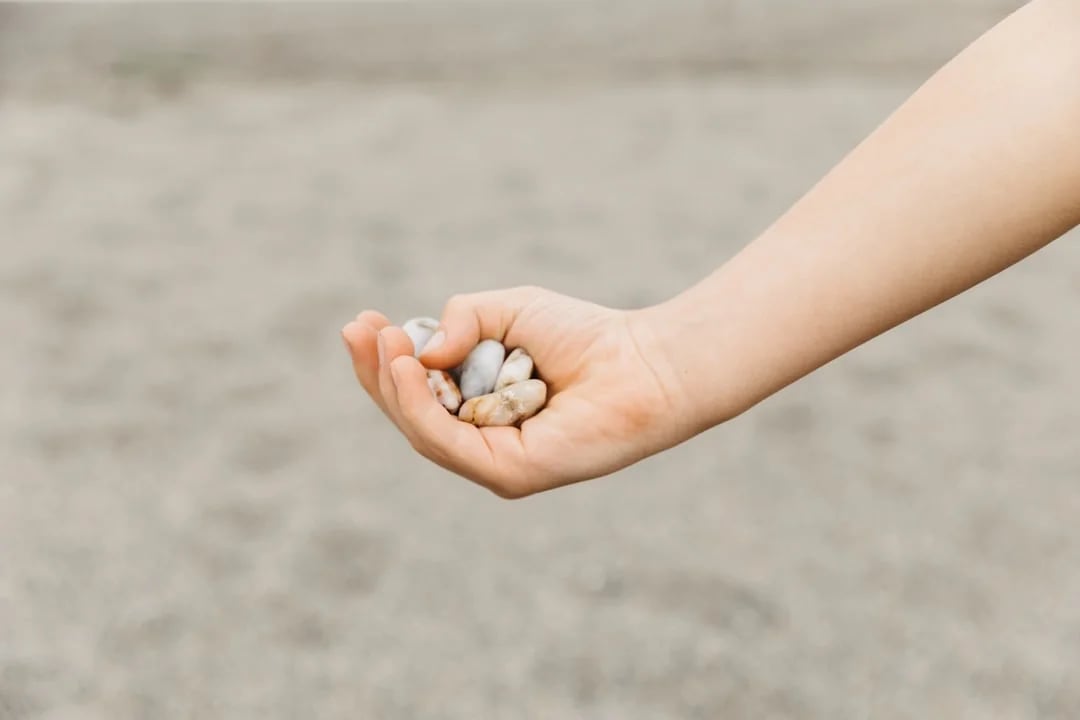 Wat Zegt de Bijbel over Geld en Bezit?