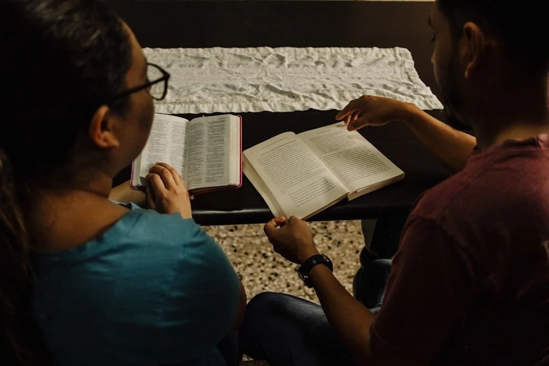 Bijbelstudie voor Tieners: Praktische Tips en Methoden